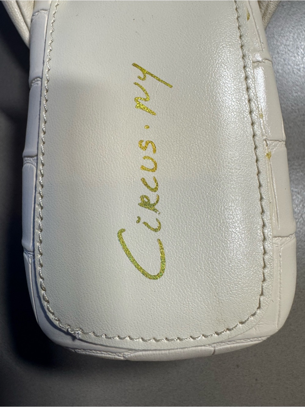 Circus NY Cream Croc Embossed Thong Sandals Size NWOT - Picture 6 of 8